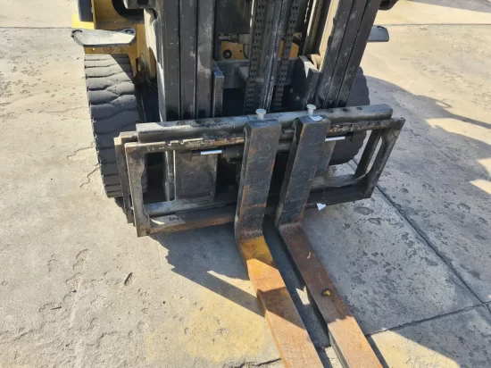 LPG forklift CATERPILLAR