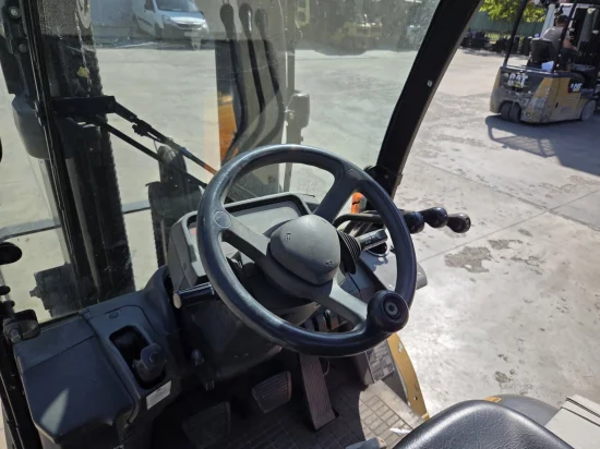 LPG forklift CATERPILLAR
