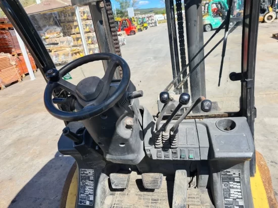 LPG forklift CATERPILLAR