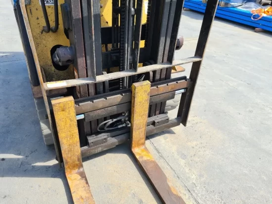 electric forklift CATERPILLAR