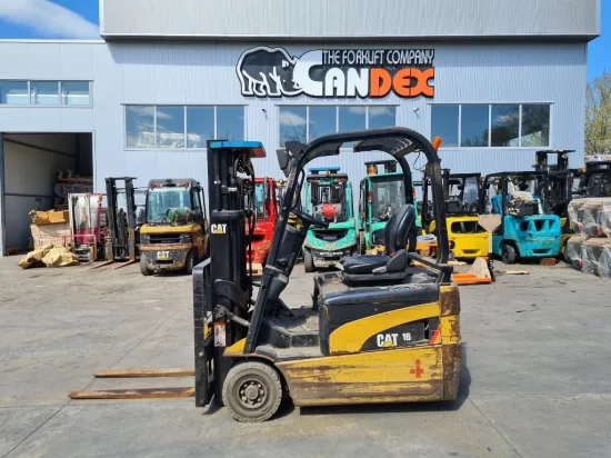 electric forklift CATERPILLAR