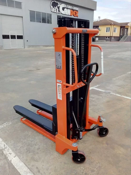 LIFTEX 1520M механичен стакер