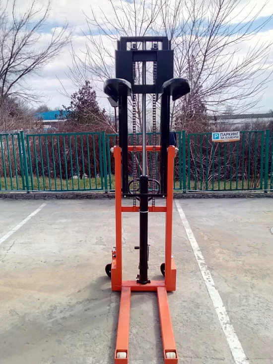 LIFTEX 1520M механичен стакер