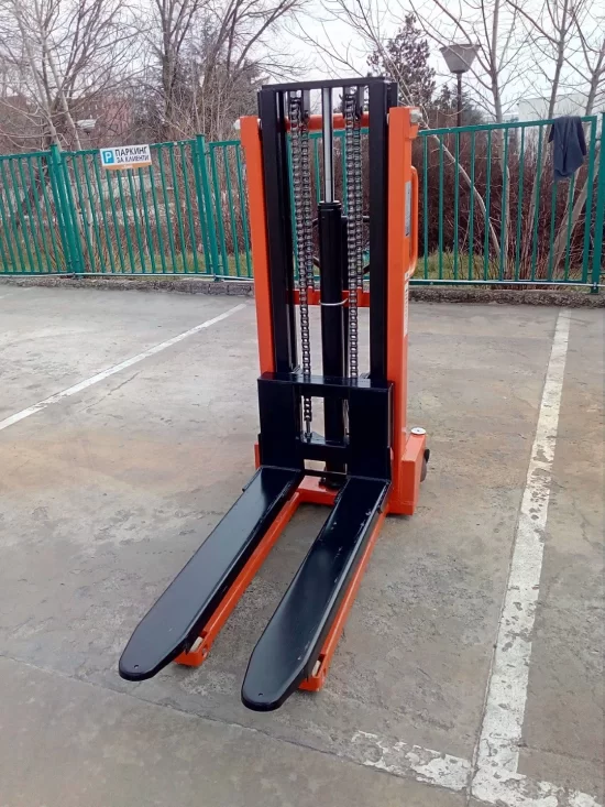 LIFTEX 1520M механичен стакер