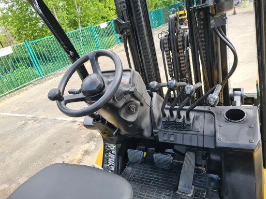 LPG forklift CATERPILLAR