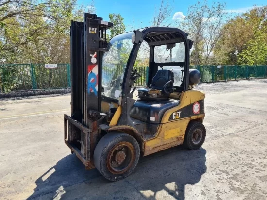 LPG forklift CATERPILLAR