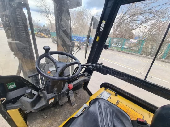 electric forklift CATERPILLAR