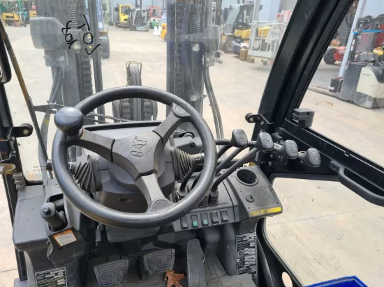 LPG forklift CATERPILLAR