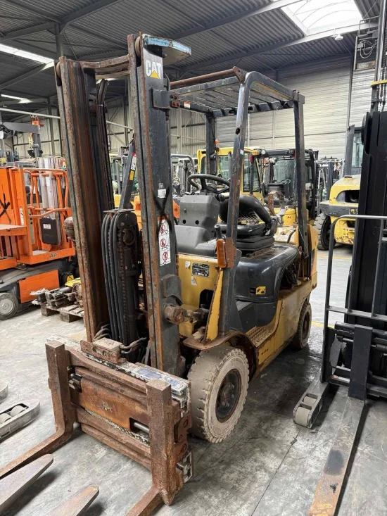 LPG forklift CATERPILLAR