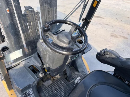 LPG forklift CATERPILLAR