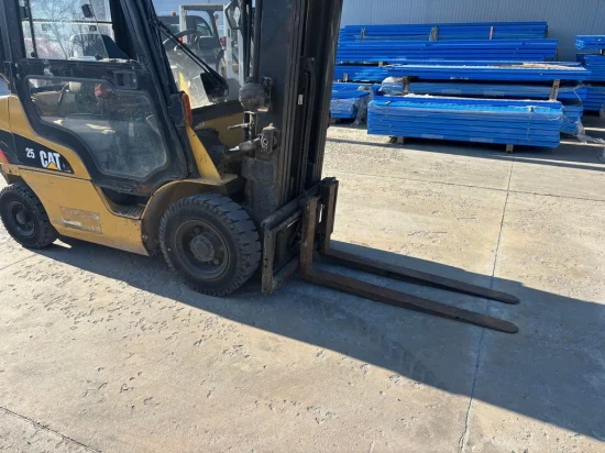 LPG forklift CATERPILLAR