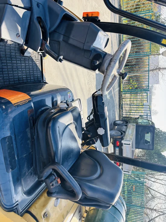 LPG forklift CATERPILLAR
