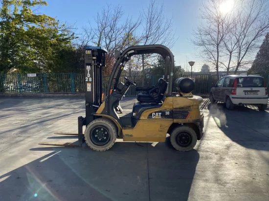 LPG forklift CATERPILLAR