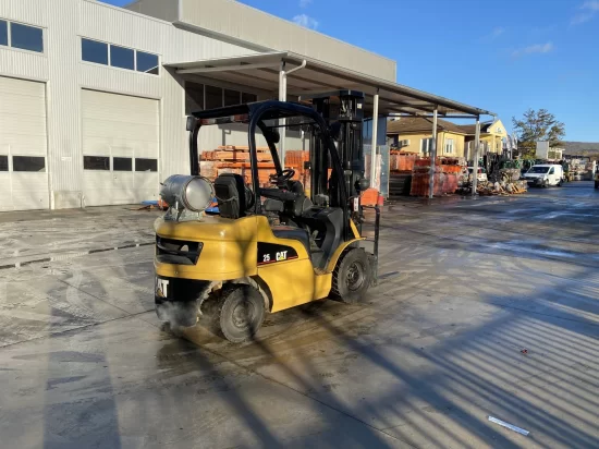 LPG forklift CATERPILLAR