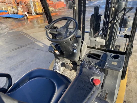 LPG forklift CATERPILLAR