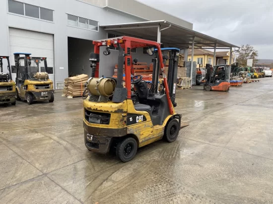 LPG forklift CATERPILLAR