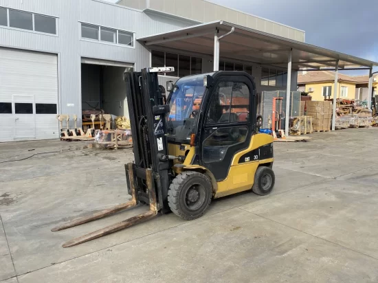 LPG forklift CATERPILLAR