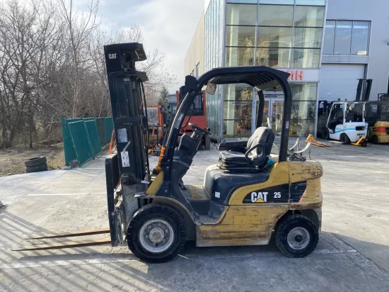 LPG forklift CATERPILLAR