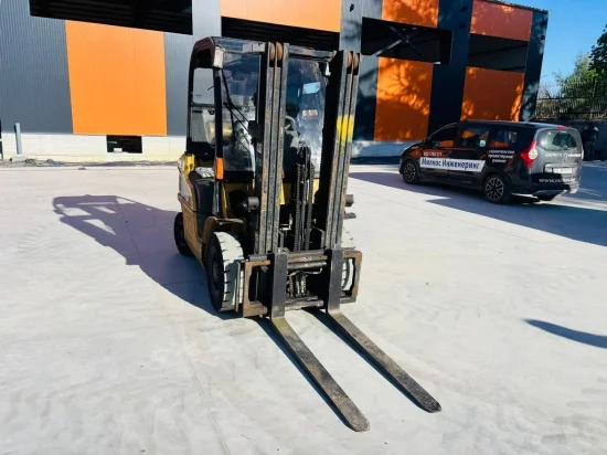 LPG forklift CATERPILLAR