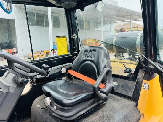 LPG forklift CATERPILLAR