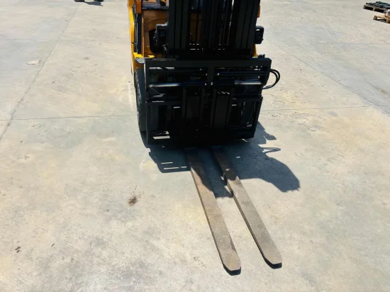 LPG forklift CATERPILLAR