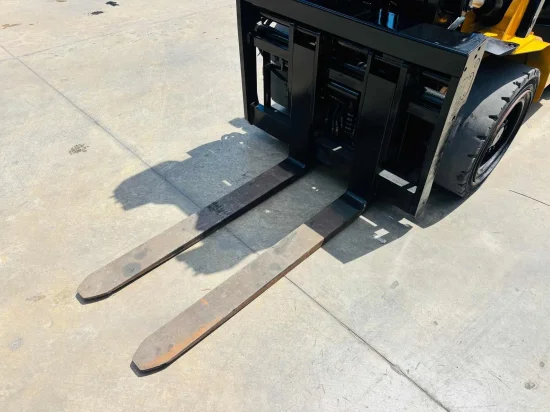 LPG forklift CATERPILLAR