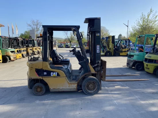 LPG forklift CATERPILLAR