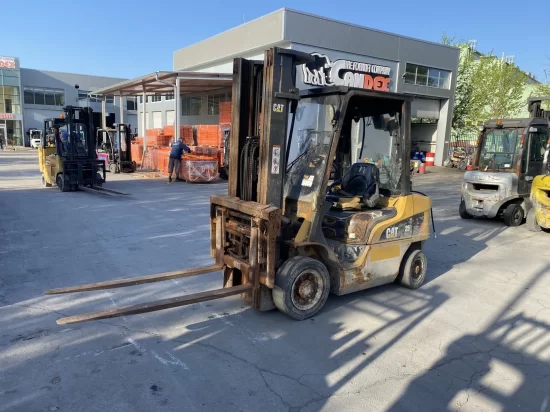 LPG forklift CATERPILLAR